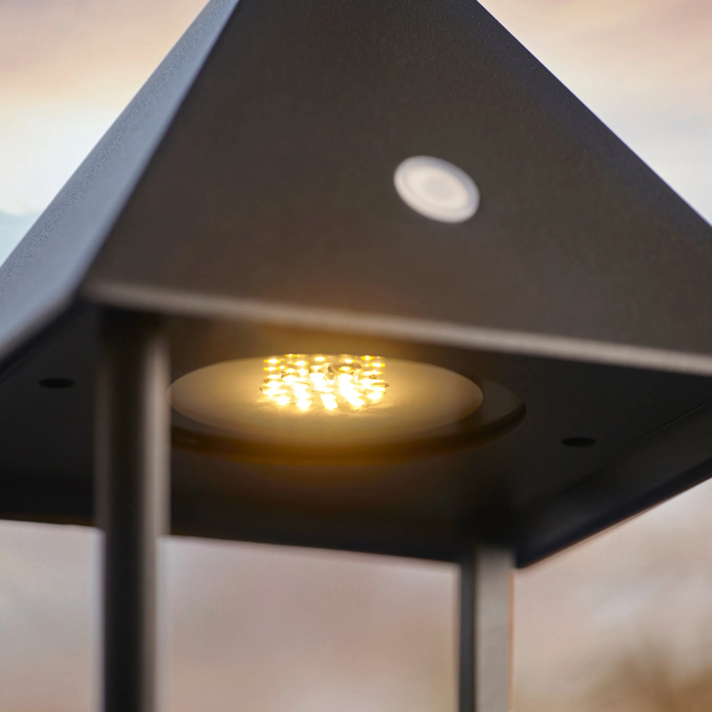 Endon 106790 Hoot 1lt Table Matt black 3.15W LED (SMD 2835) Warm White