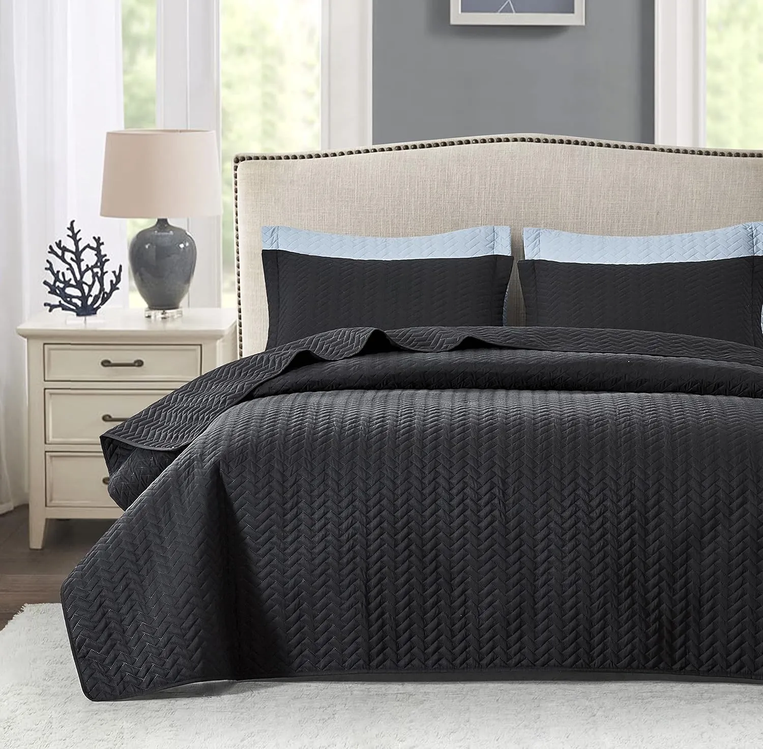 Maple&Stone Quilt Set Queen Size, Lightweight Black Bedspread Ultrasonic Chevron Pattern Light Coverlet for All Season Comforter Bedding Decor - 3 Piece Full Bed Cover Sets