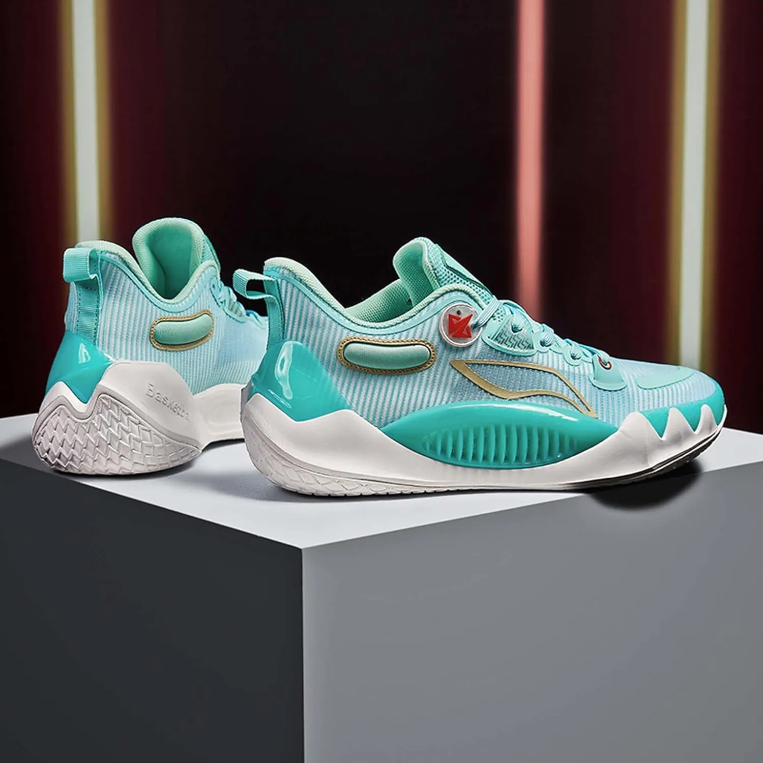 Men's Lace-up Basketball Shoes Anti-Slip Breathable Running Shoes Women's High Top Basketball Shoes Youth Outdoor Sports Basketball Shoes Fashion Sneakers