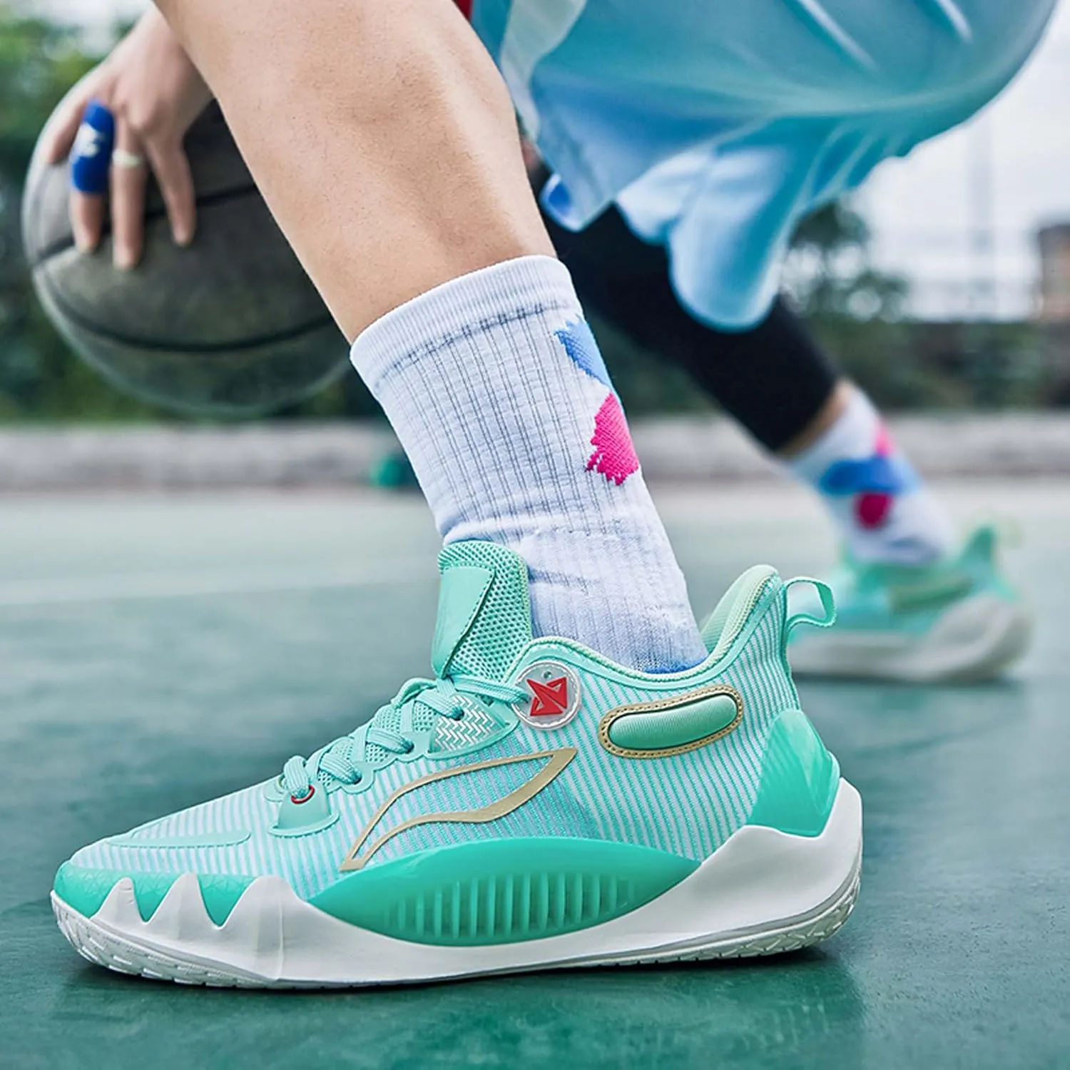 Men's Lace-up Basketball Shoes Anti-Slip Breathable Running Shoes Women's High Top Basketball Shoes Youth Outdoor Sports Basketball Shoes Fashion Sneakers