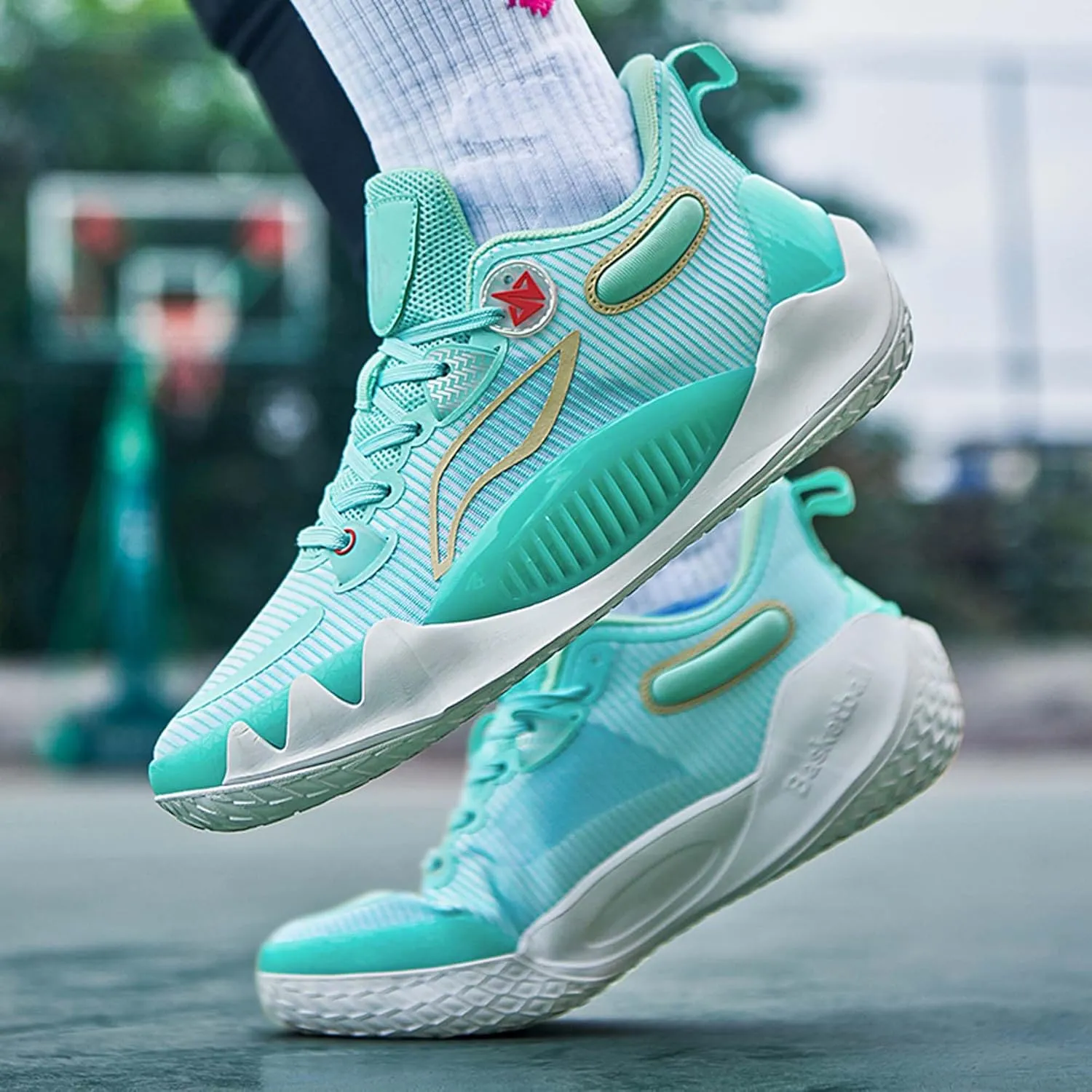 Men's Lace-up Basketball Shoes Anti-Slip Breathable Running Shoes Women's High Top Basketball Shoes Youth Outdoor Sports Basketball Shoes Fashion Sneakers