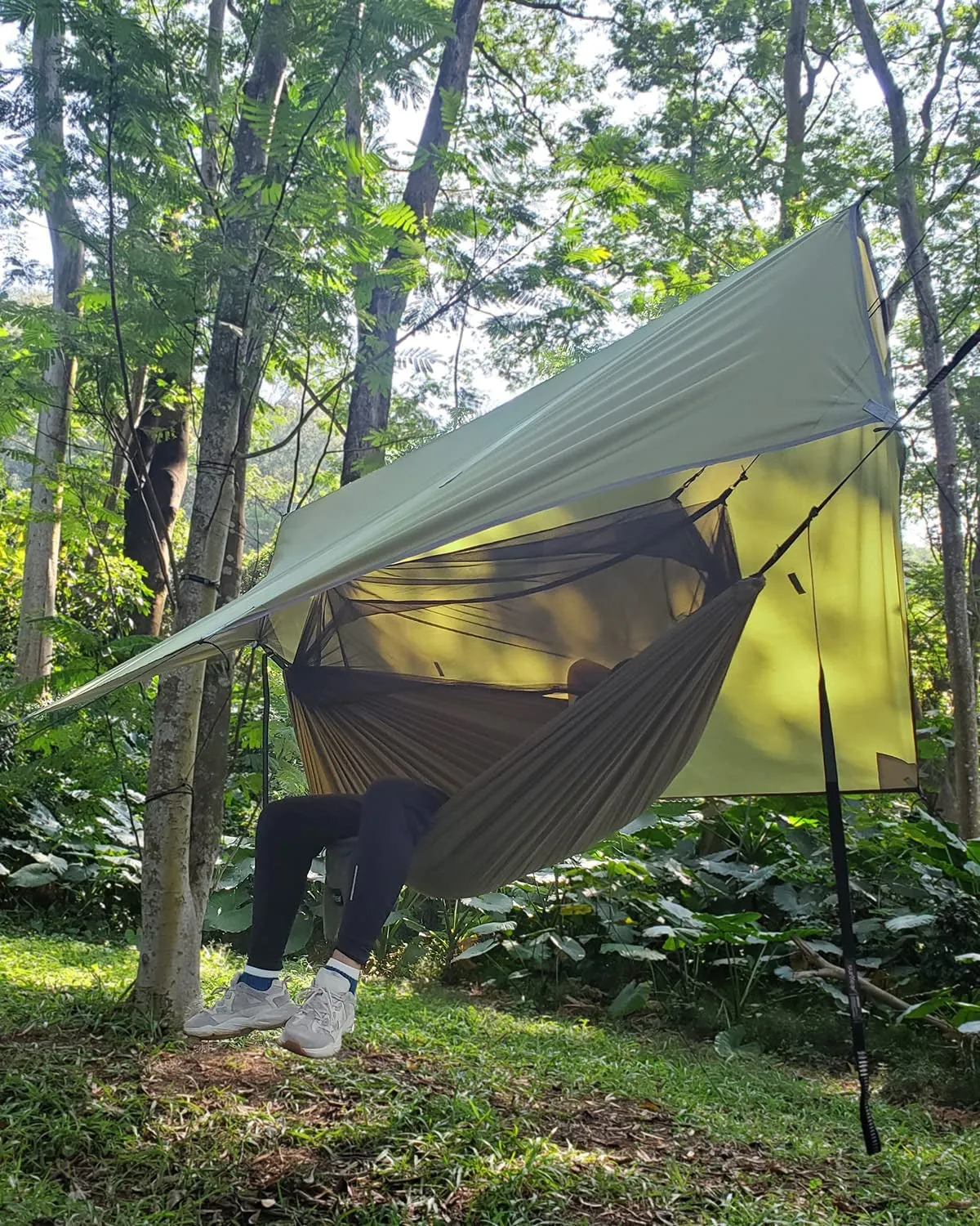 Portable Double Camping Hammock with Insect Netting - Perfect for Outdoor Hiking and Travel, Complete with Two 10ft Straps