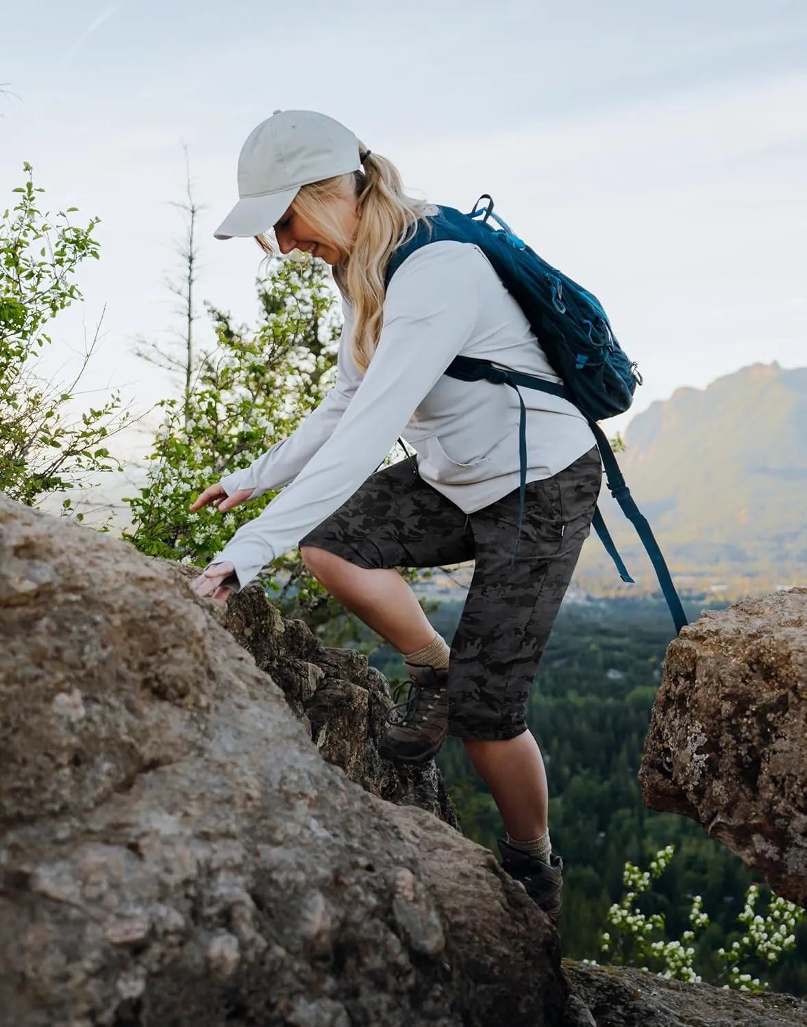 SANTINY Women's 15" Long Shorts with Pockets Below The Knee Length Hiking Cargo Capris Lightweight Quick Dry Bermuda Shorts