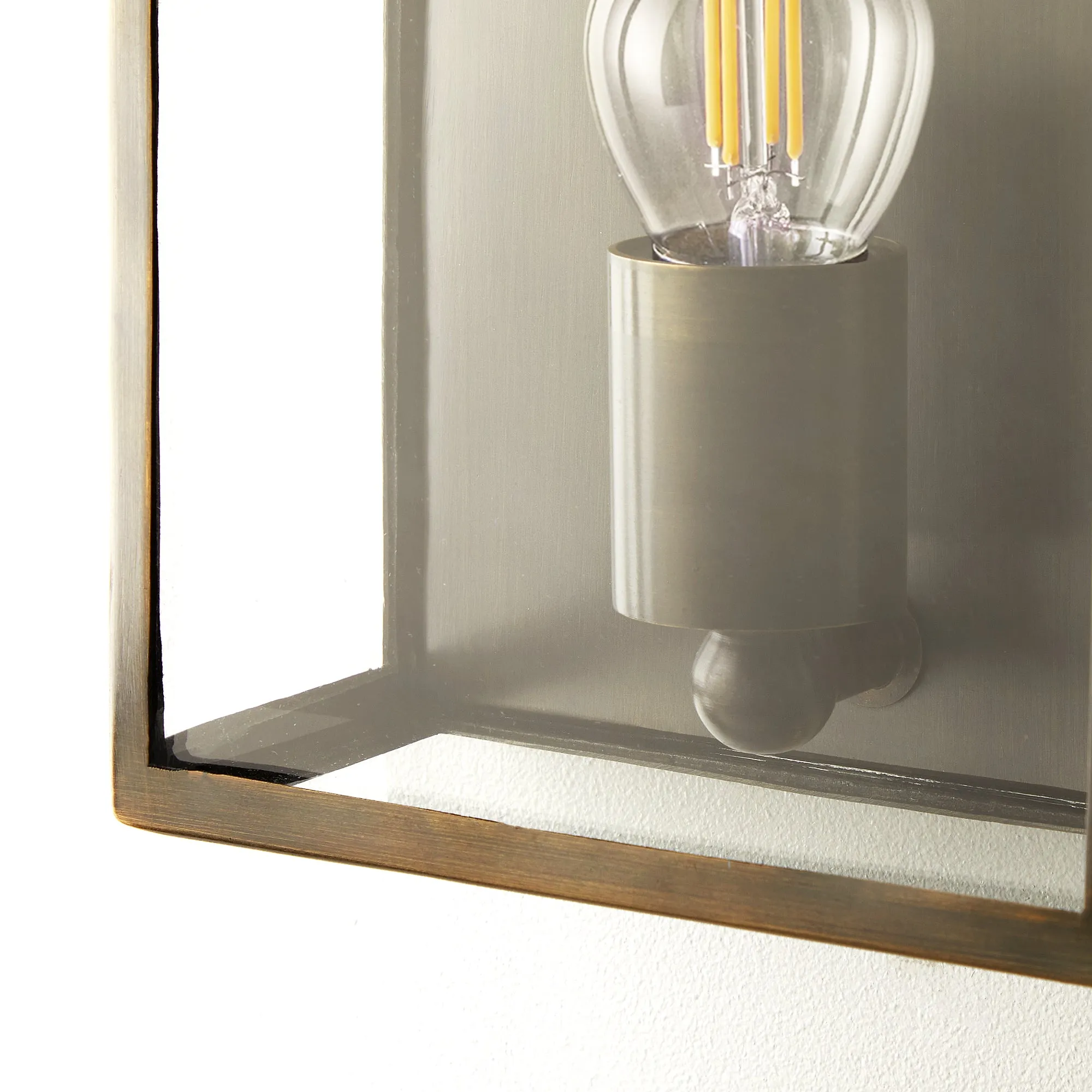 Smaller Orford wall sconce bronze