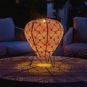 Solar Lantern Lights – Elegant Outdoor Lighting with Warm Glow