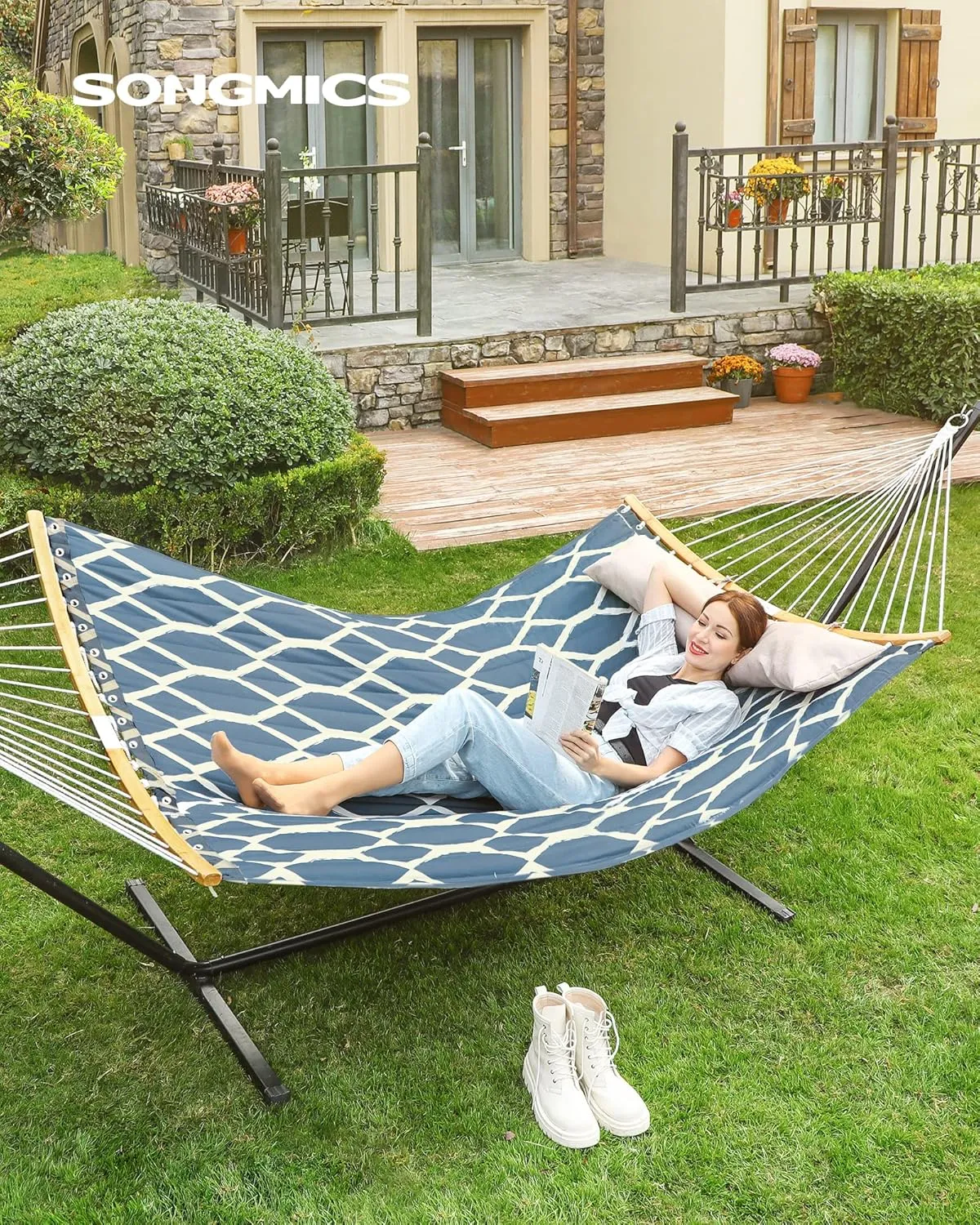 SONGMICS Hammock, Quilted Hammock with Curved Bamboo Spreaders, Pillow, 78.7 x 55.1 Inches, Portable Padded Hammock Holds up to 495 lb, Blue and Beige Rhombus UGDC034I02
