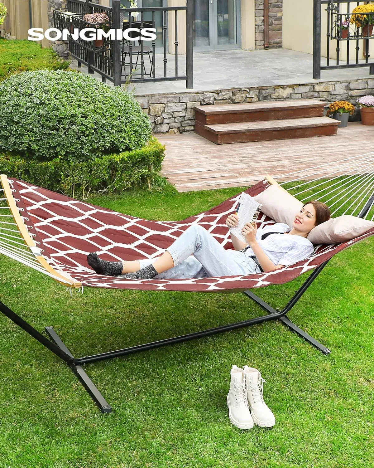 SONGMICS Quilted Hammock with Curved Bamboo Spreaders, Pillow, 78.7 x 55.1 Inches, Portable Padded Hammock Holds up to 495 lb, Red and Beige Rhombus