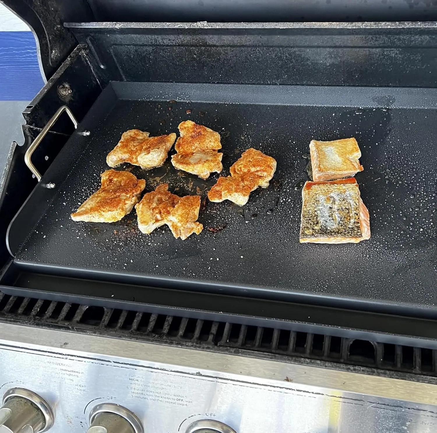 Universal Flat Top Griddle, BBQ Griddle Inserts for Gas/Electric/Charcoal Grill/Stove, 17" x 13" Skillet for Weber Charbroil Camp Chef Nexgrill Cooking Skillet Pan for Outdoor, Carbon Steel,1PC
