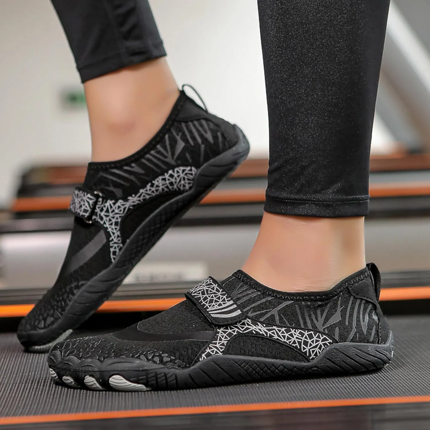 Water Shoes Mens Womens Quick-Dry Barefoot Swim Beach Pool Shoes Comfy Aqua Yoga Socks for Hiking Walking Diving Wading Surf Outdoor Water Sports Adult Aqua Shoe with Adjustable Elastic Band