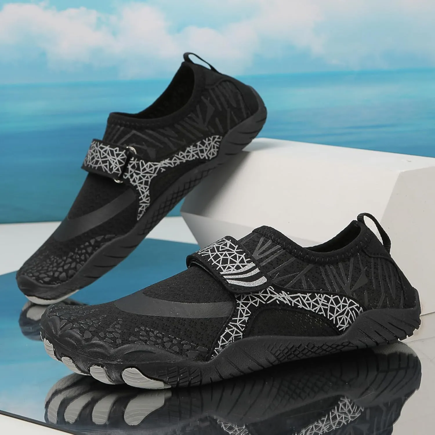 Water Shoes Mens Womens Quick-Dry Barefoot Swim Beach Pool Shoes Comfy Aqua Yoga Socks for Hiking Walking Diving Wading Surf Outdoor Water Sports Adult Aqua Shoe with Adjustable Elastic Band